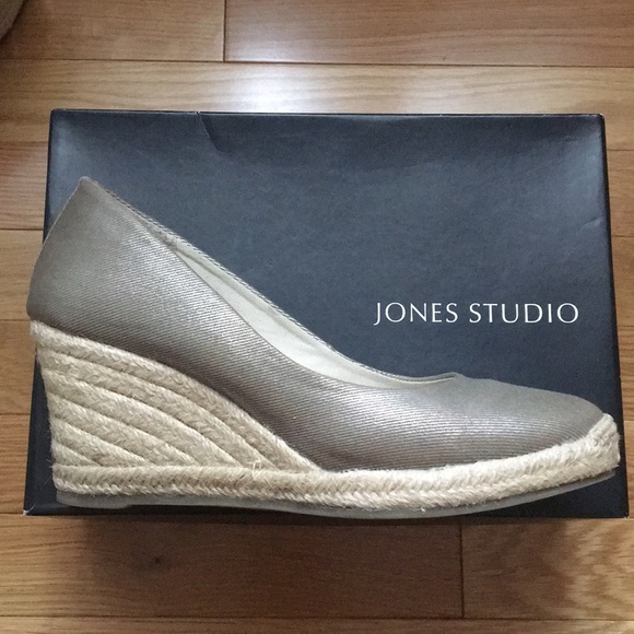 Jones Studio Wedges - Picture 1 of 3